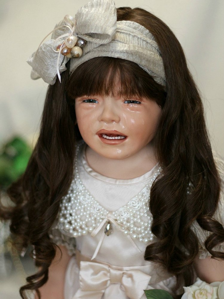 Девочка, которая все время плачет или авторская кукла Сюзан Липл (Susan Lippl)