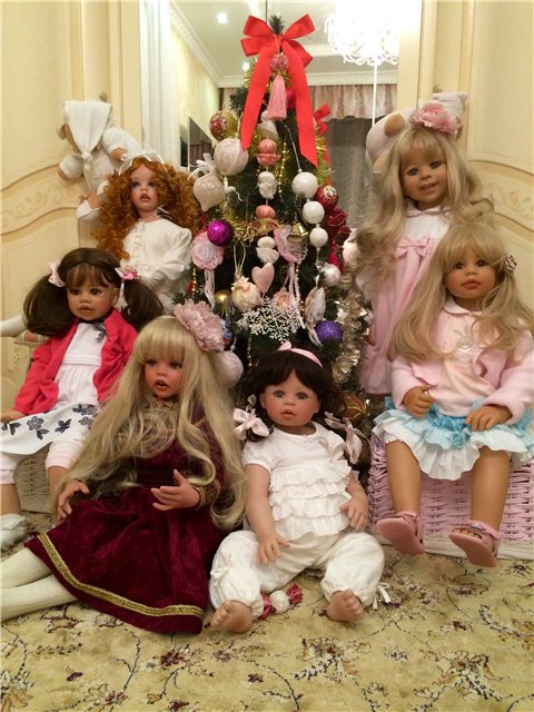 С Новым годом от куколок Donna Rubert, Monika Levenig, Fayzah Spanos (фото 6)