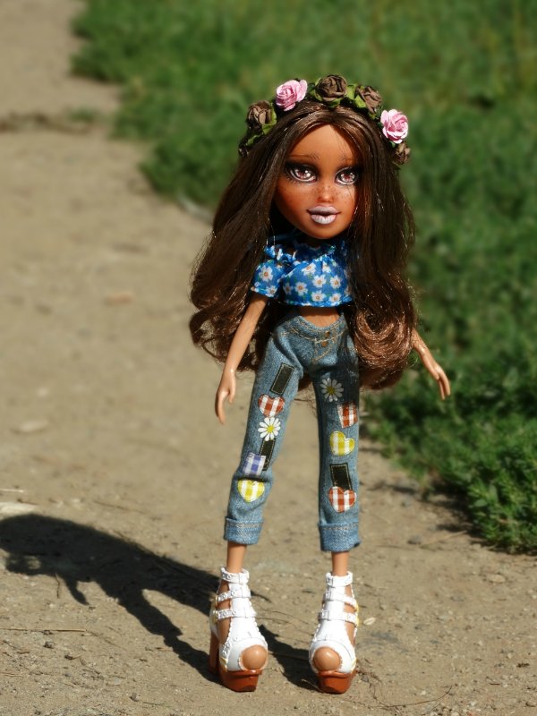 Мои девочки (перерисованные Братц 2015) вышли на улицу