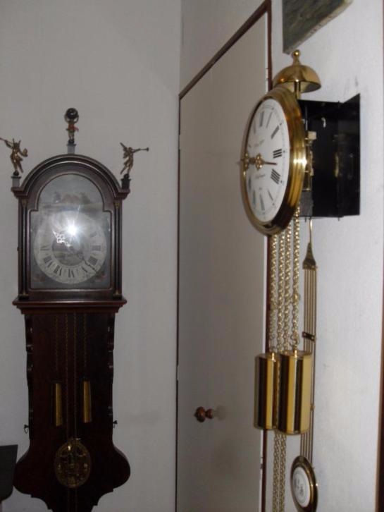 Старинные часы еще идут. Коллекция старинных часов