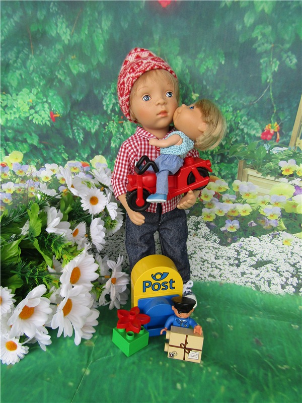 Все из нашего района уважают почтальона. Люк Sylvia Natterer и его набор Лего Дупло 5638 "Почтальон"