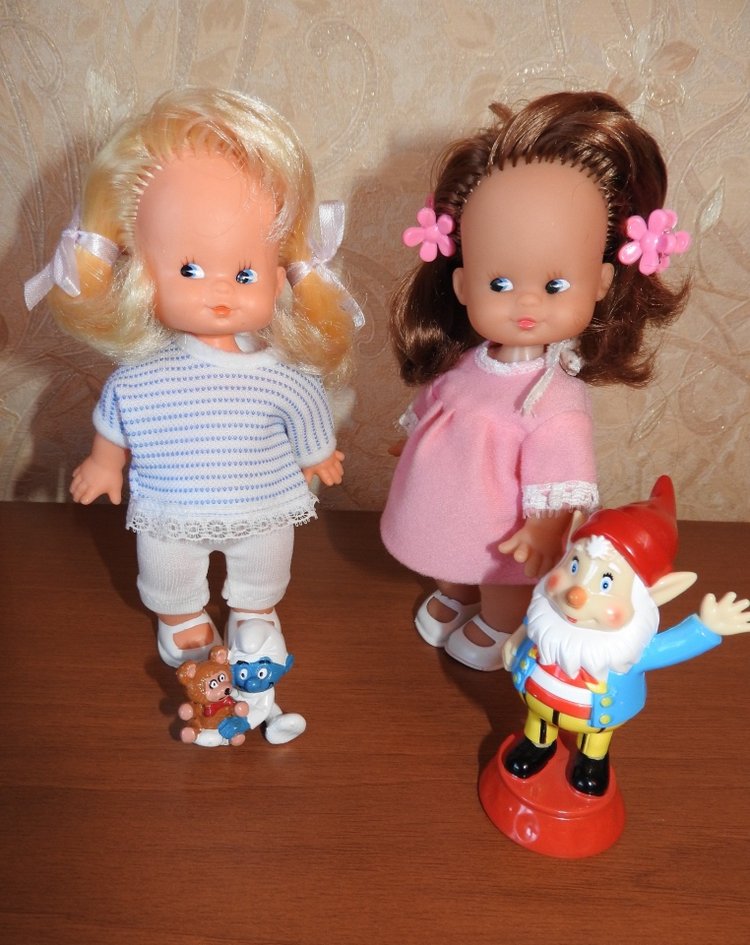 Заманчивое увлечение. Маленькие куколки ГДР - косолапки, 17 см, кто они