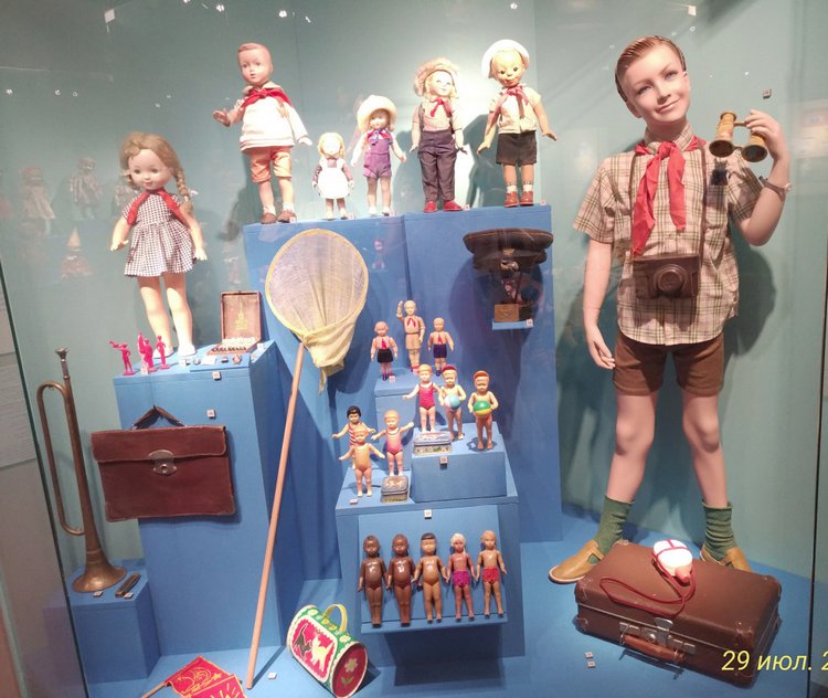 Выставка «Все лучшее – детям. Игрушки 1950–1980 годов из коллекции Сергея Романова». Часть 2