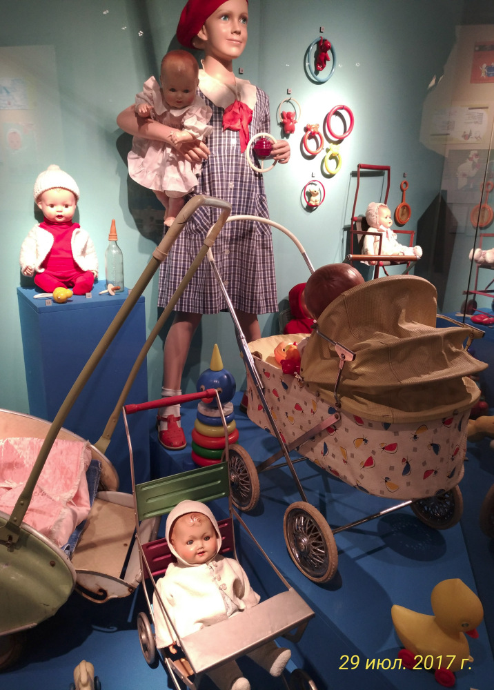 Выставка «Все лучшее – детям. Игрушки 1950–1980 годов из коллекции Сергея Романова». Часть 1