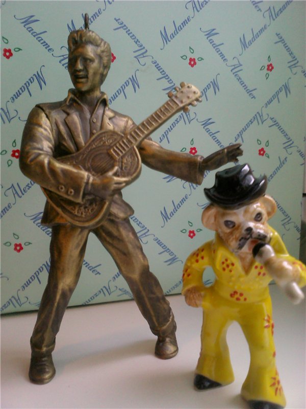 Король рок-н-ролла Элвис Пресли – воплощение в куклах (фото 4)