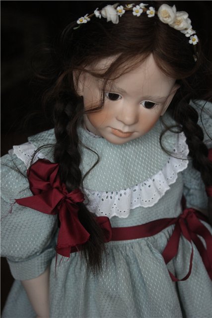 Альберта (Alberta) - фарфоровая красавица из коллекции Signature от Ruth Treffeisen, 1996 г (фото 6)