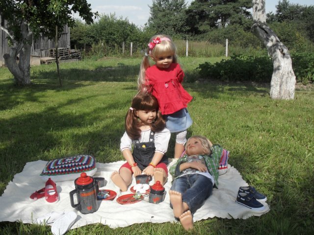 Джинсовое чаепитие.Annecke и Ethan от Monika Levenig и Millie от Monika Peter-Leicht