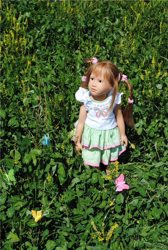 Летняя прогулка милой девочки Паулы Heidi Plusczok