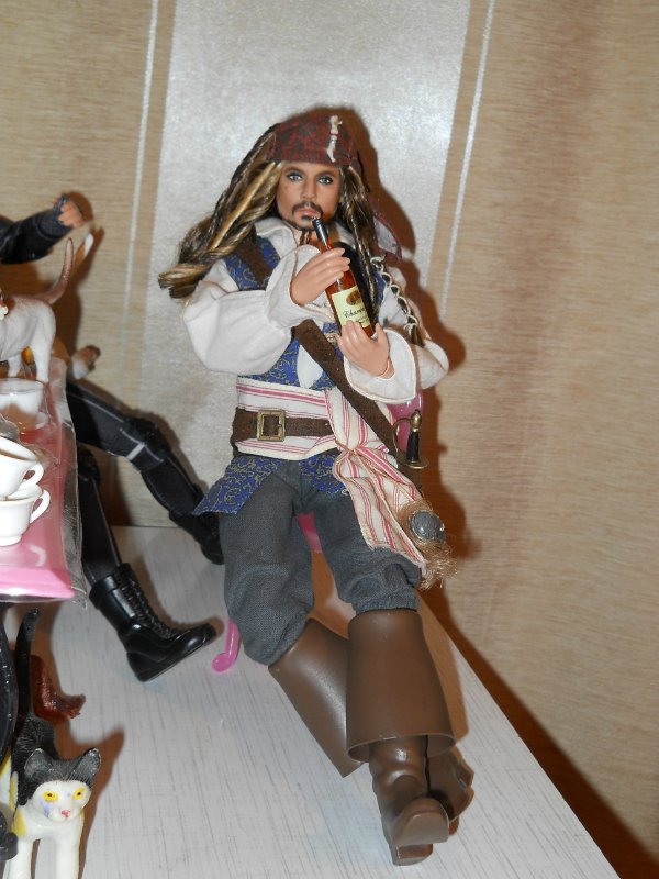 Как капитан Джек Воробей и девочка Момоко Деду Морозу помогали (фото 3)