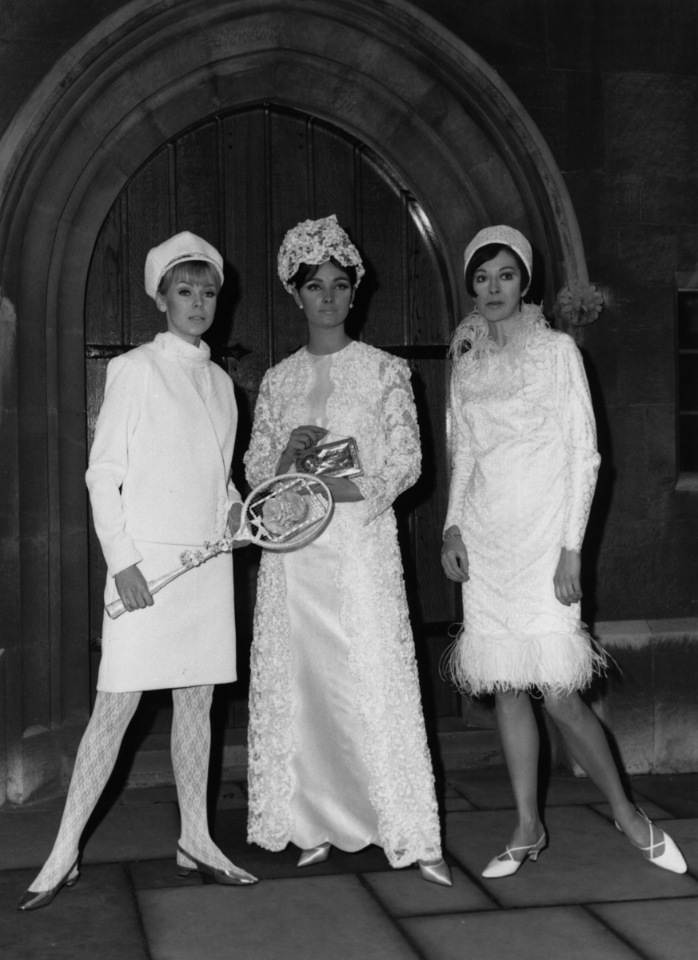 Как менялась мода на свадебные платья