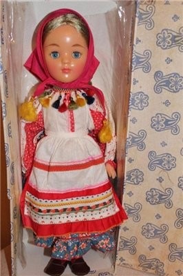 Фабрика 8 марта и серия "Куклы в старинных костюмах русских губерний"