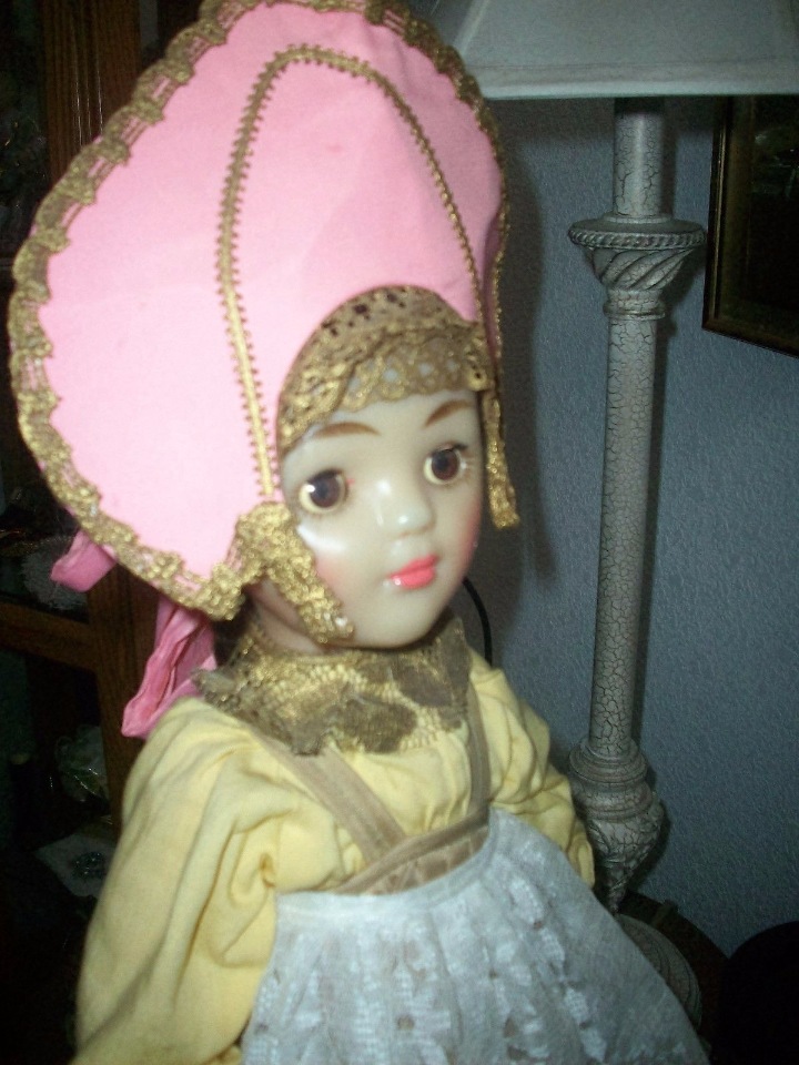 Фабрика 8 марта и серия "Куклы в старинных костюмах русских губерний"