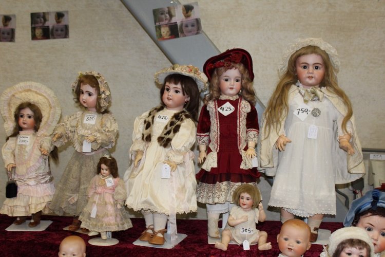 Все на выставку! Продолжение: Куклы и мишки