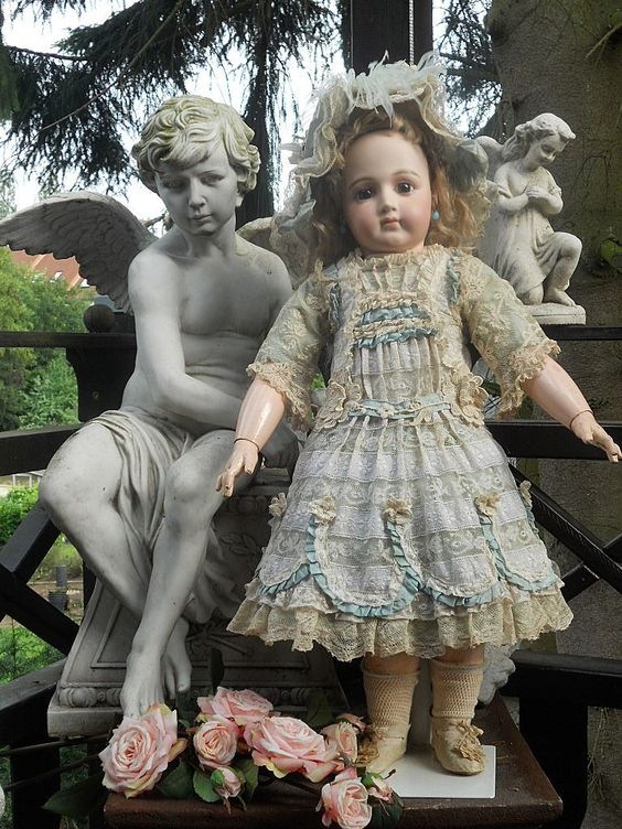 Сборная солянка кукольных нарядов - для вдохновения