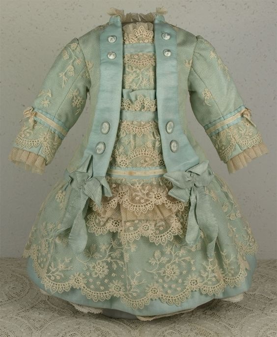 Сборная солянка кукольных нарядов - для вдохновения