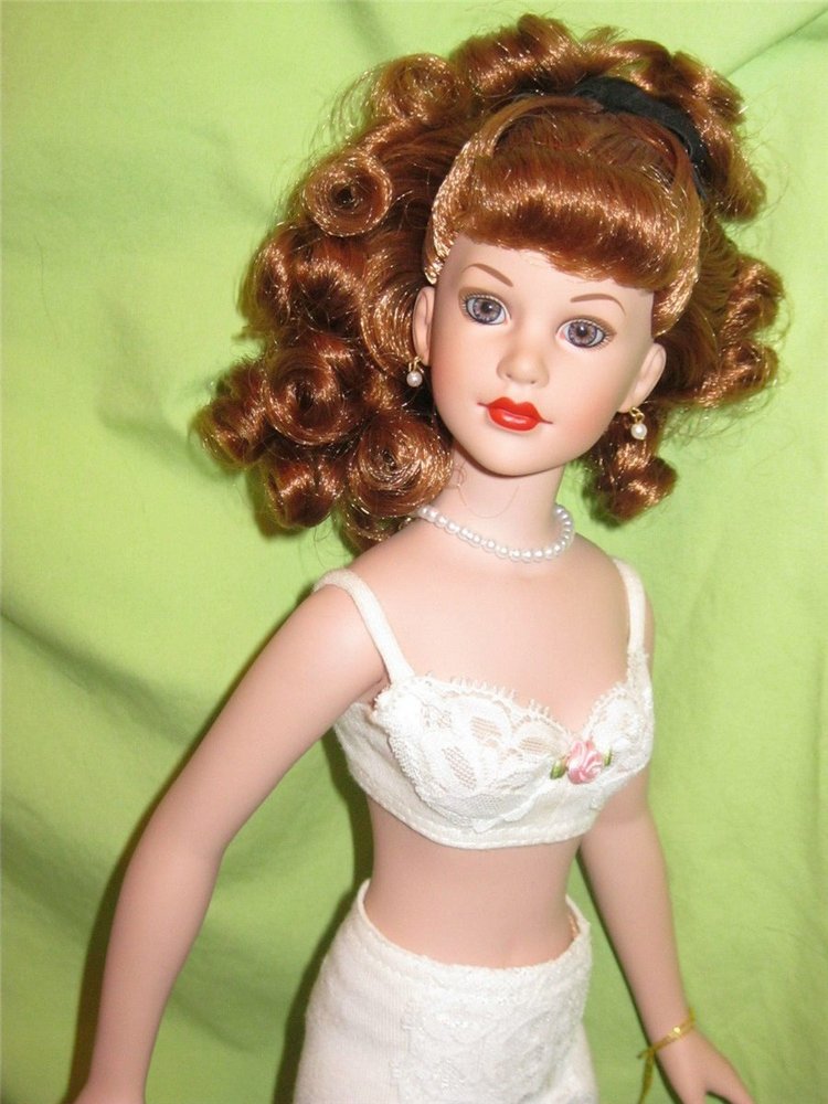 Китти Коллер от Роберта Тоннера