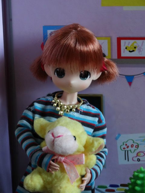 Хорошо, когда у мамы столько кукол и домик для них