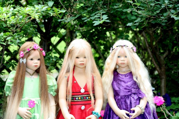 Солнечный денек в саду. Часть вторая - три подружки