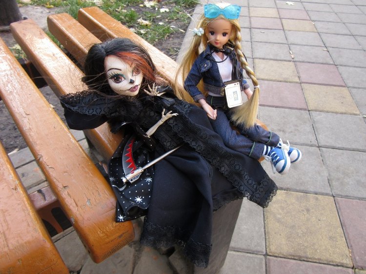 Незнакомка с черном и с косой, или Смертушка тоже хочет дружить