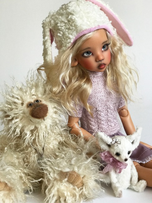 Блондинки в розовом. Kaye Wiggs