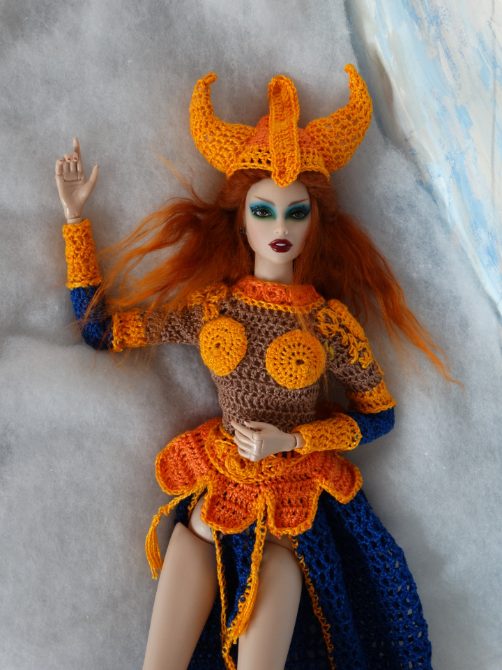 Рыжая королева — Фэшн