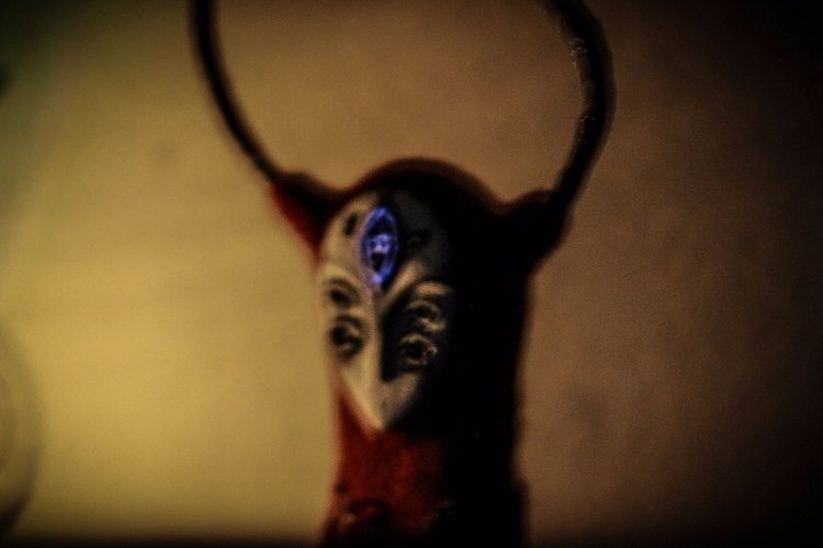 Всевидящий. Кукла в смешанной технике (фото 5)