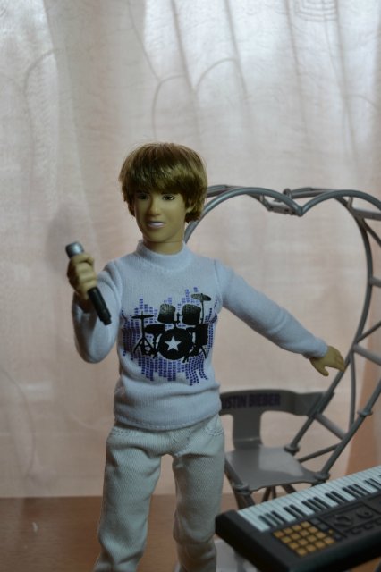 Приглашаю на концерт Джастина Бибера (шарнирная кукла Jastin Bieber) | Бэйбики Приглашаю на концерт Джастина Бибера (шарнирная кукла Jastin Bieber)