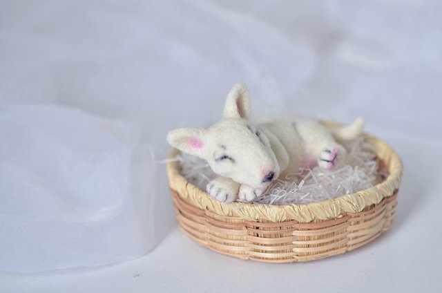 И еще один сплюшка. Игрушка валянием своими руками (фото 6)