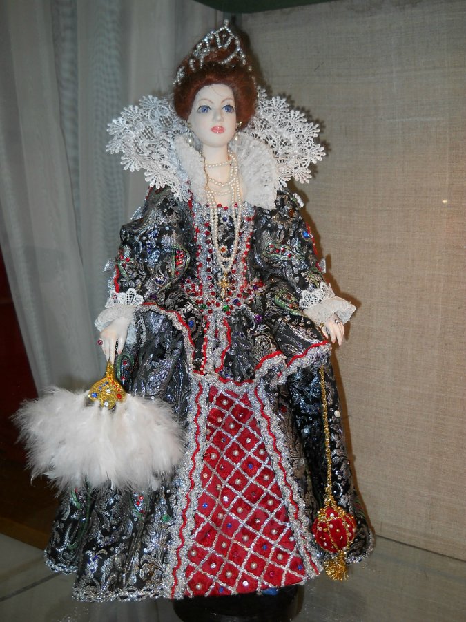 Выставка авторских кукол Ирины Веденеевой в Краеведческом музее г. Ессентуки