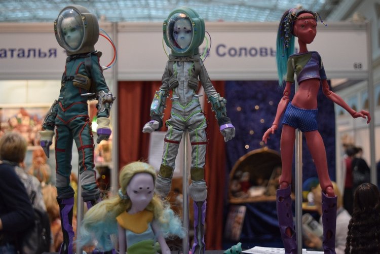 VII Московская международная выставка "Искусство Куклы". Портреты кукольной души или незримый диалог