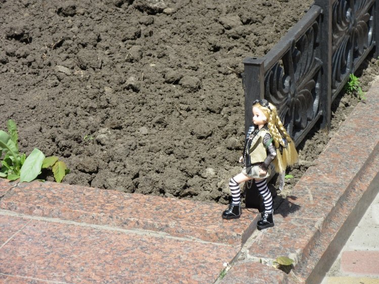 Первое мая. Сложно быть бунтарем, когда ты - милая девочка (фото 9)