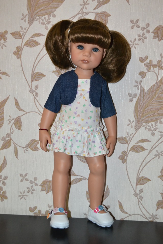 Брюнетки из Спа-салона немецкой фирмы Gotz