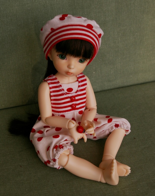 Новые костюмчики для маленький BJD
