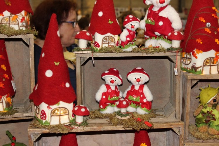 Все на выставку! Продолжение: Куклы и мишки