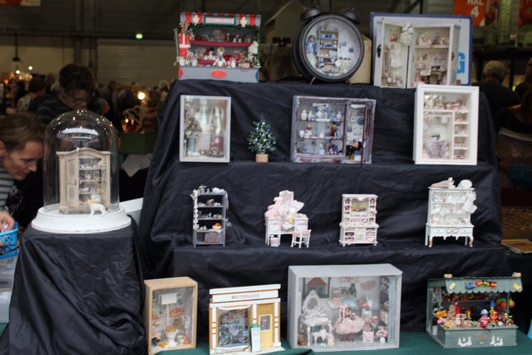 Все на выставку! Кукольные домики и миниатюра