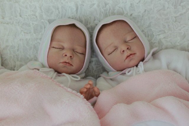 Одинаковые дочки... Куколки реборн Виктории Вишни