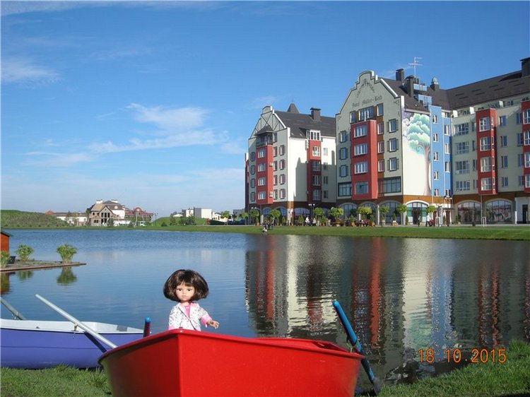 Первые прогулки Алисы — Фэшн