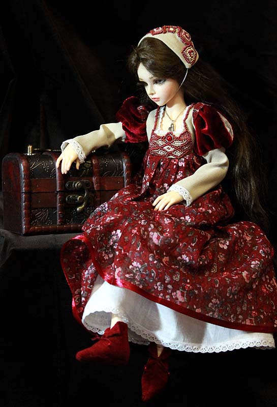 Сияет красота её в ночи, как в ухе мавра жемчуг несравненный