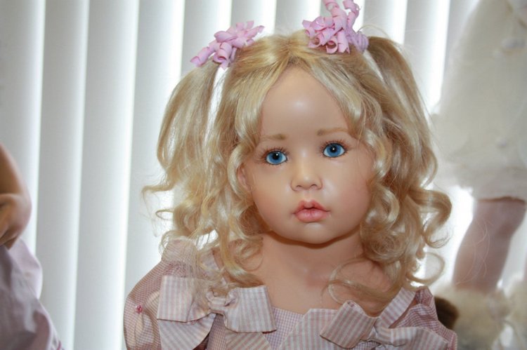 Первый показ новой коллекции 2016 года из резин от Hildegard Gunzel