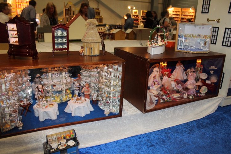 Все на выставку! Кукольные домики и миниатюра