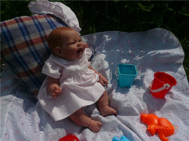 Лолочка гостит у бабушки Лены