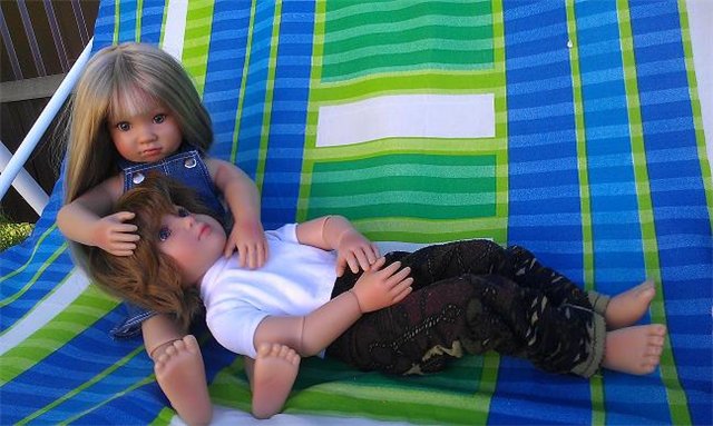 Как Лиза и Мишка отдыхали на даче. Куклы Kidz' n Cats