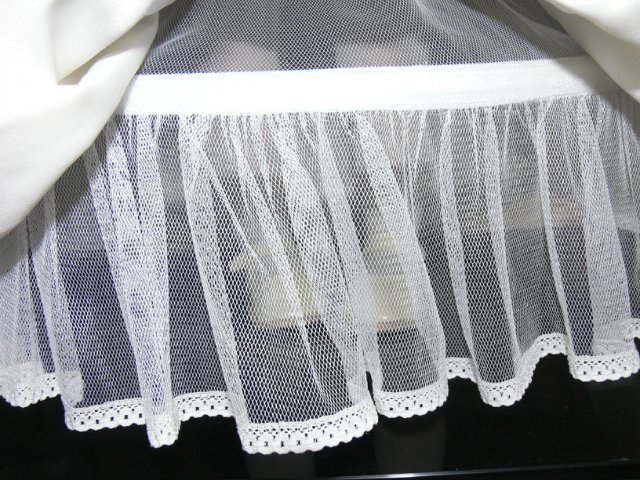 Необыкновенно красивая девушка Harvest Ball, Lee Middleton