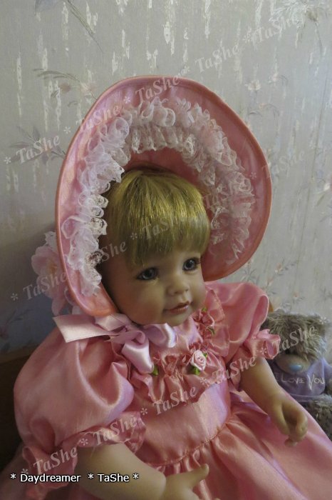 Девочки конфетки маленькие тортики