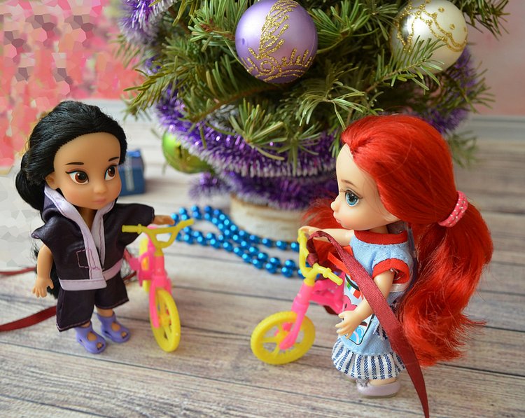 Малышки дисней аниматорс получают подарки на Новый год (фото 4)