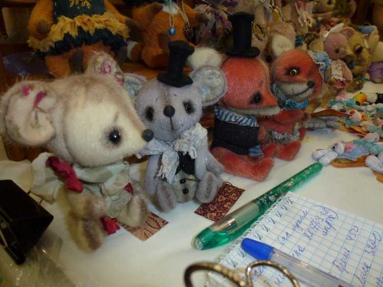 Зверюшки на балу. Тишинка 2017