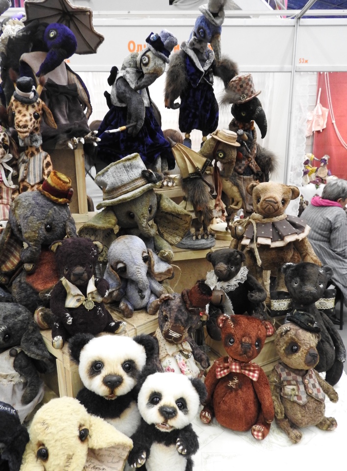 Зверюшки на балу. Тишинка 2017