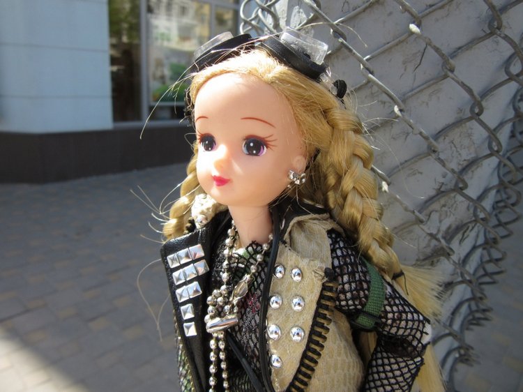 Первое мая. Сложно быть бунтарем, когда ты - милая девочка (фото 8)