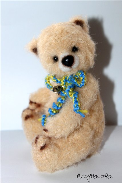 Мини мишка Бо - игрушка вязанная крючком (фото 6)