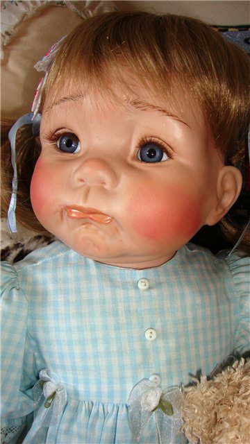 Фарфоровая помпушечка - куколка реплика "Winnie" от Cindy Marschner Rolfe (фото 4)